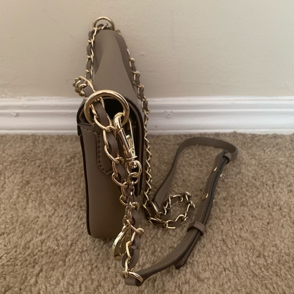 DKNY crossbody - Picture 2 of 3